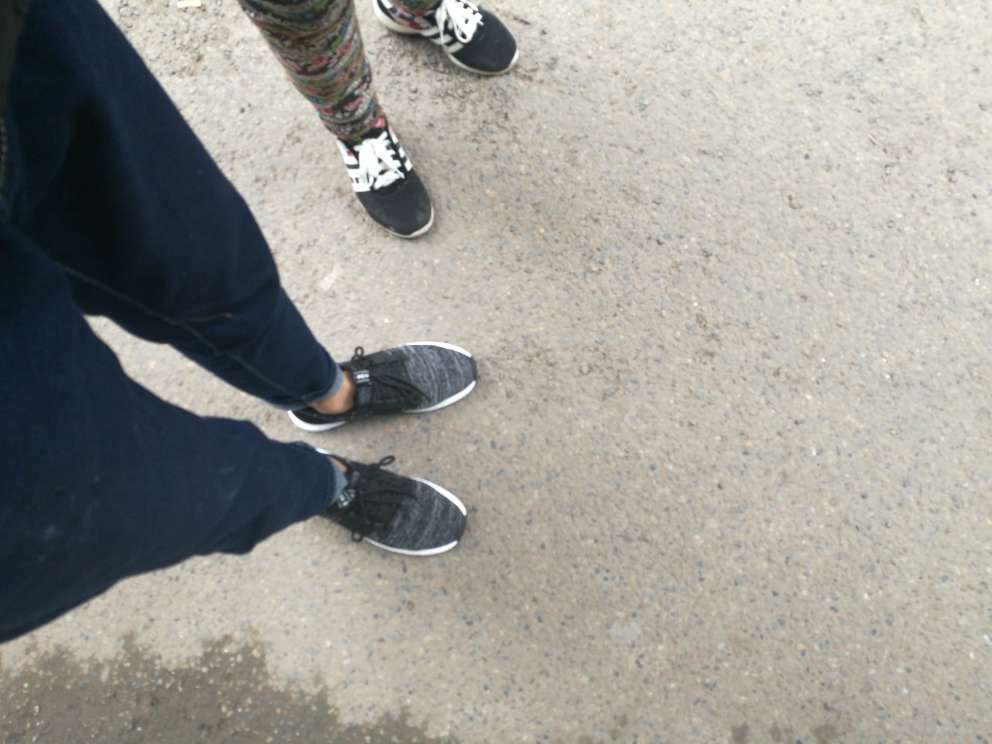 码挺合适,鞋子轻便,适合跑步?