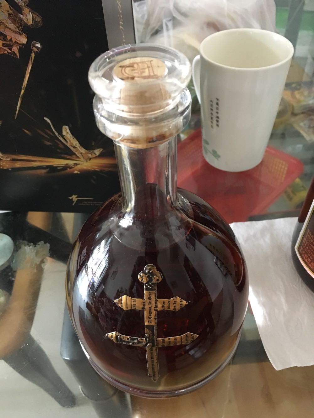 白兰地,造型很酷,活动期间出手,性价比很高,留着节日和朋友一起分享美酒