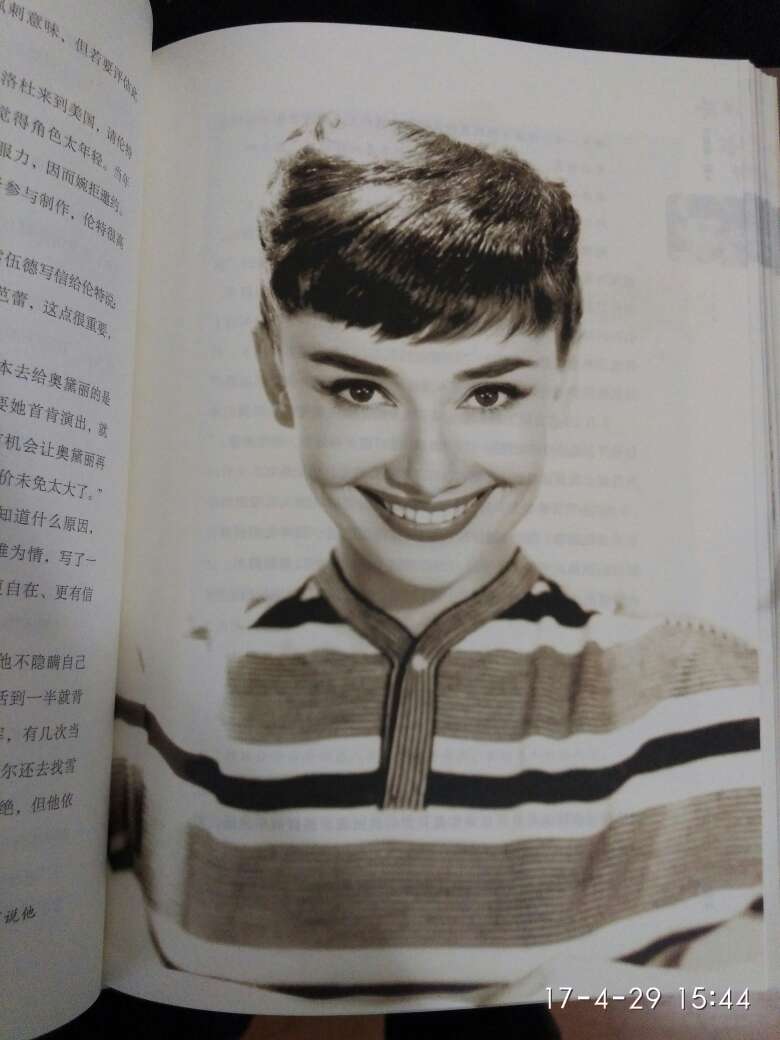 放购物车好久,趁活动优惠力度大多买几本,慢慢看。还有喜欢的就是在活动期间手速没大家快,没买到,哈哈?。其实这本我主要是买照片收藏来着