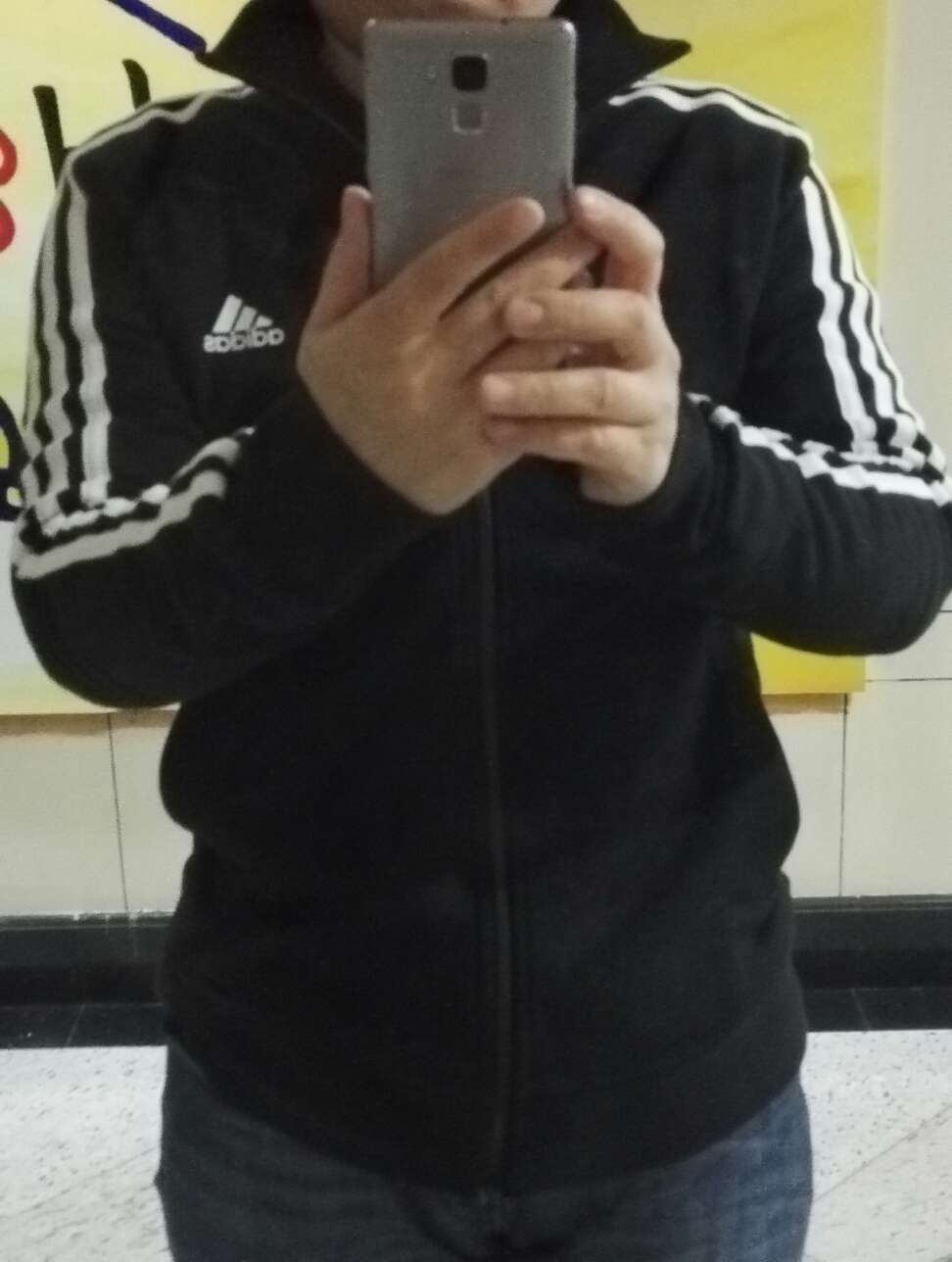 衣服不错,手感柔软,大小合适,物流速度很快。