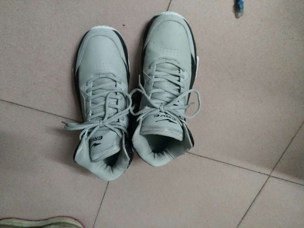 一般般吧,鞋帮有点太高了,穿起来不是很适应,由于包得太紧,所以会比较闷热。见仁见智吧!