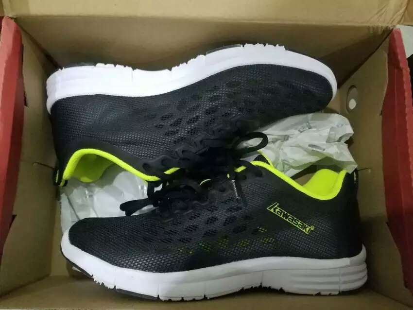 鞋子不错,码数刚刚好!