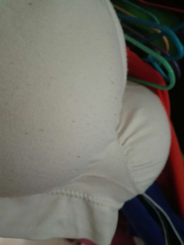 无钢圈,舒服好穿。就是容易起球。总体来说还不错吧!