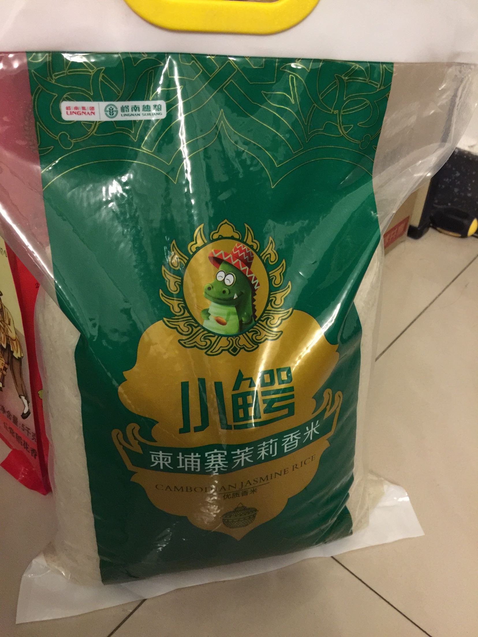 不错不错 看上去很新鲜 不像是旧米