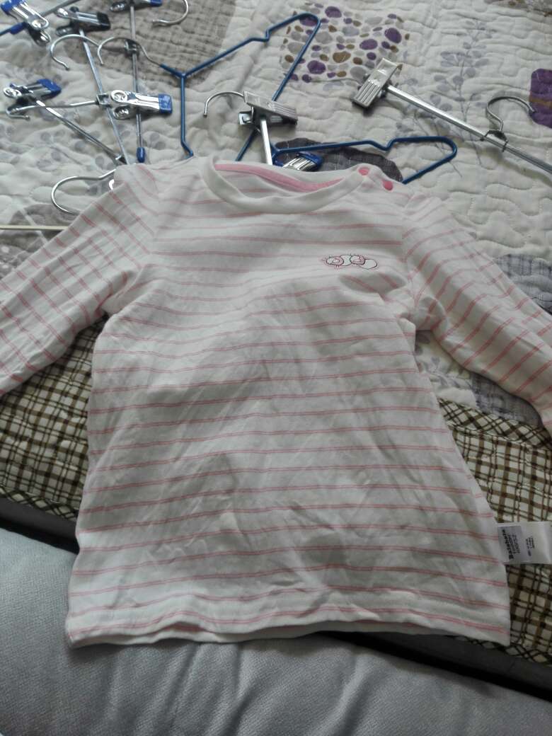 衣服质量很好,推荐购买。
