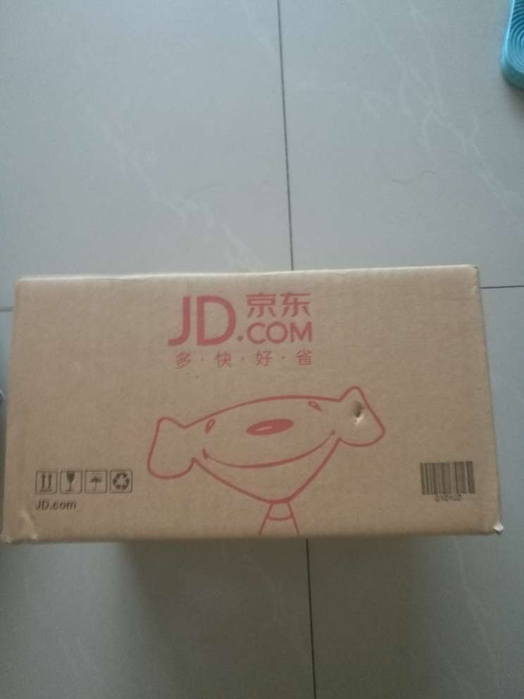 还行吧,没有想象中的好,皮子太软了没有型,就是出门着急买着用的,回来时间也退不了,这个包也就值100多。