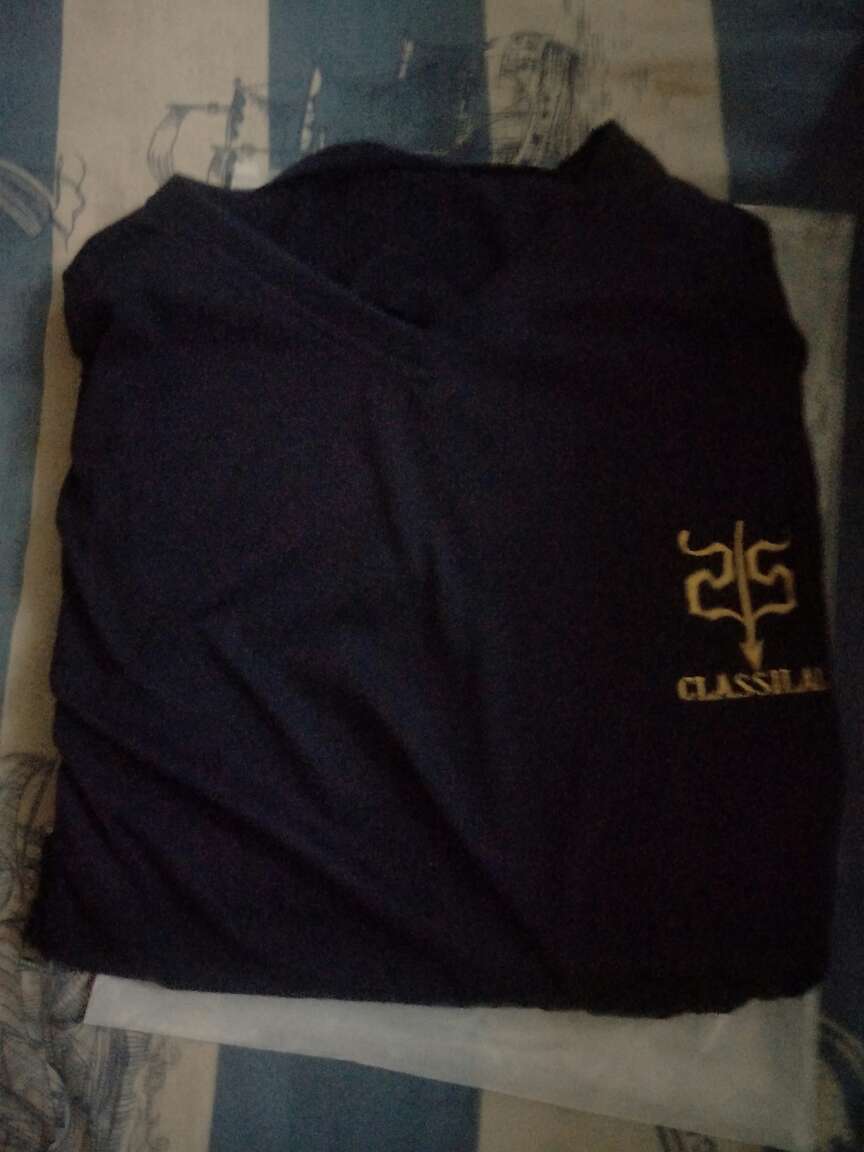 衣服大小正好,送件速度也很快!