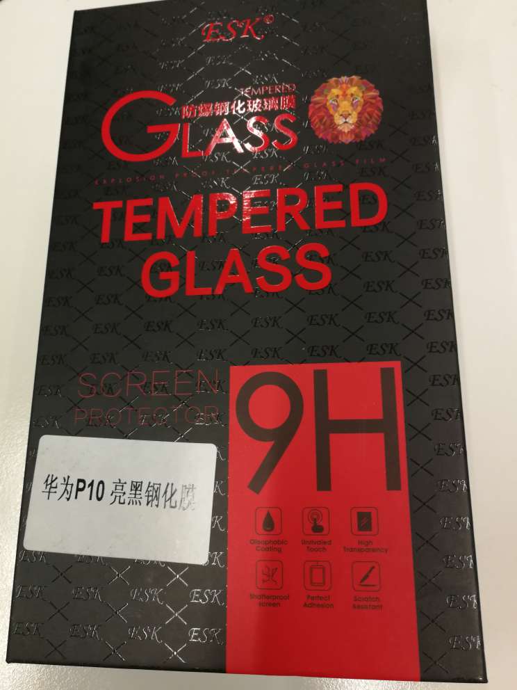 手机膜很次,粘贴之后满屏幕全是指纹,一点也不好用,而且不防水,太辣鸡了