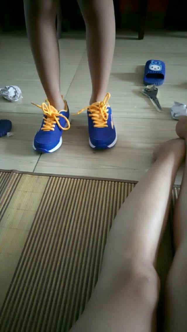 孩子很喜欢,也很合脚。不错