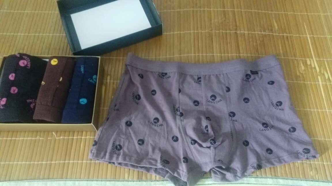 大小合适,质量也非常的好。很有弹性。是棉的。