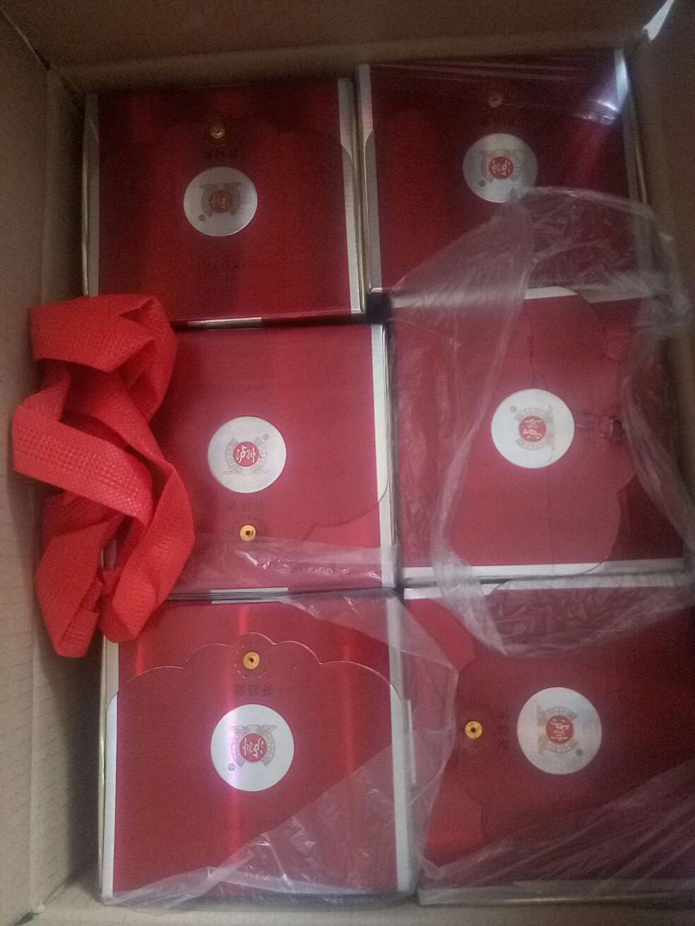 发货速度没得说,还没有喝应该可以吧,第三方合作商家就不行了同样拍的自营的都收货三天了合作商家还差远到货无语了,希望改进