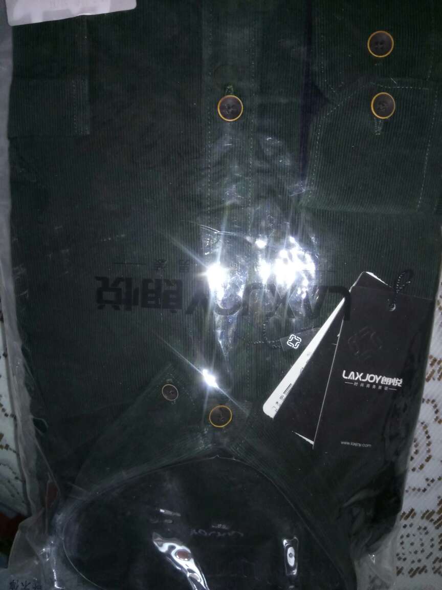 大小合适,做工肯定,发货很快,坐飞机来的,等等有**活动再多买两件吧。