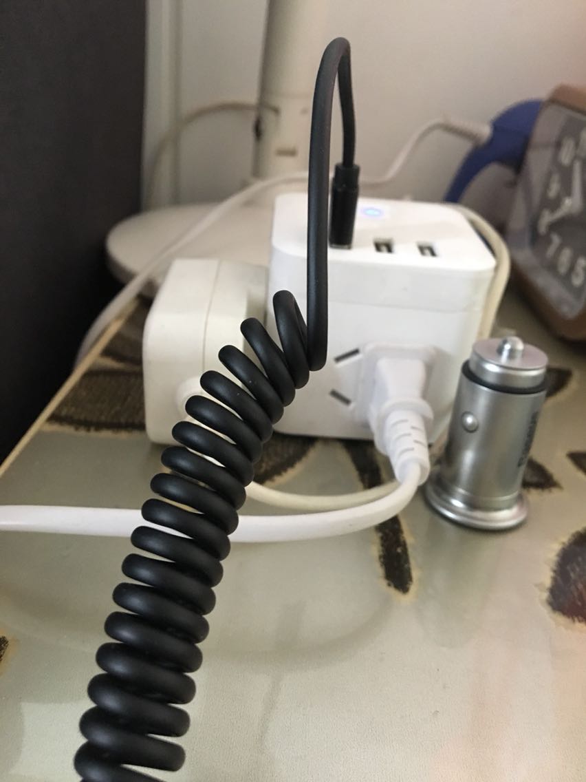 迷你的,挺重的,看着就结实。做工精细,