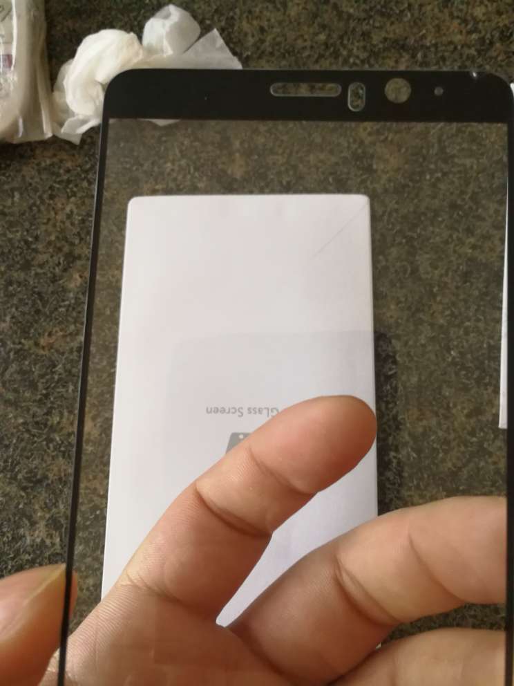 还不错,就是还没贴就破了。
