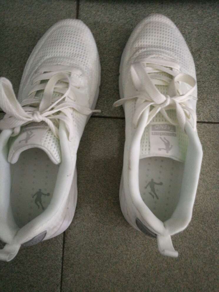 一直买乔丹的,质量好,做工精细。