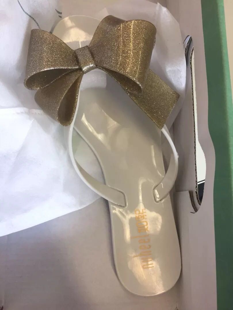 拖鞋非常好,物美价廉,活动给力,会继续支持