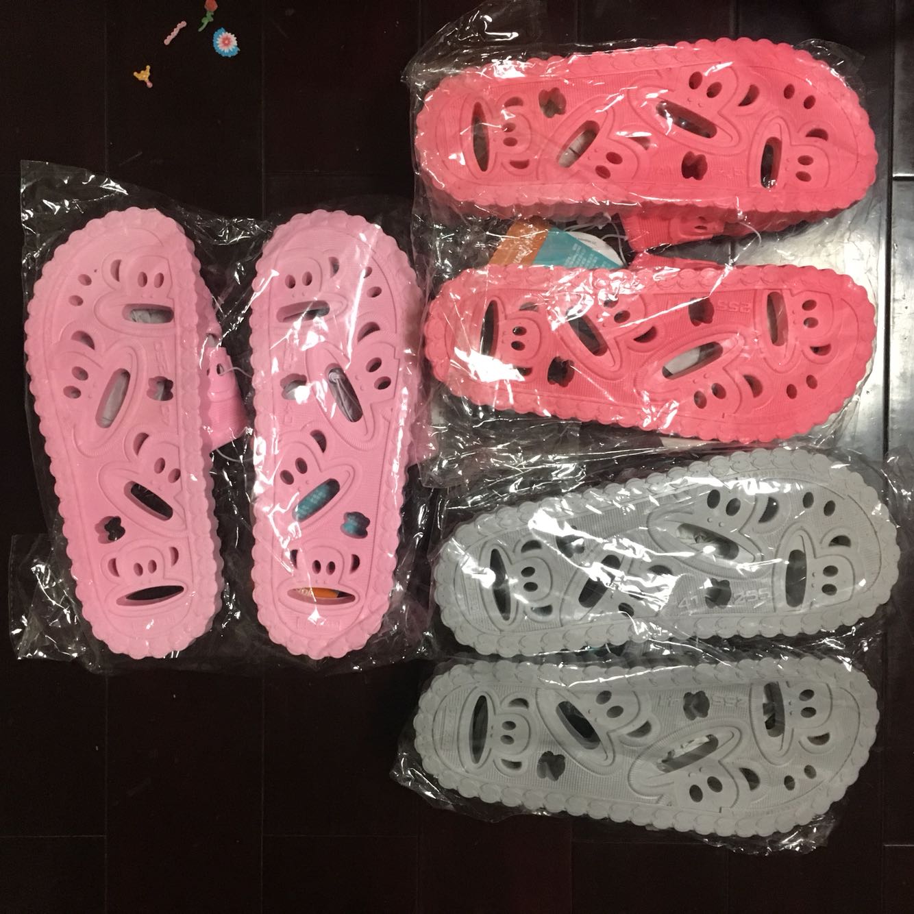 大嘴猴减价,满减后不到*一双,价格优,送货快,包装好,质量好,软硬适中,人生短暂,为了家人,及时囤货,享受生活,五星好评!