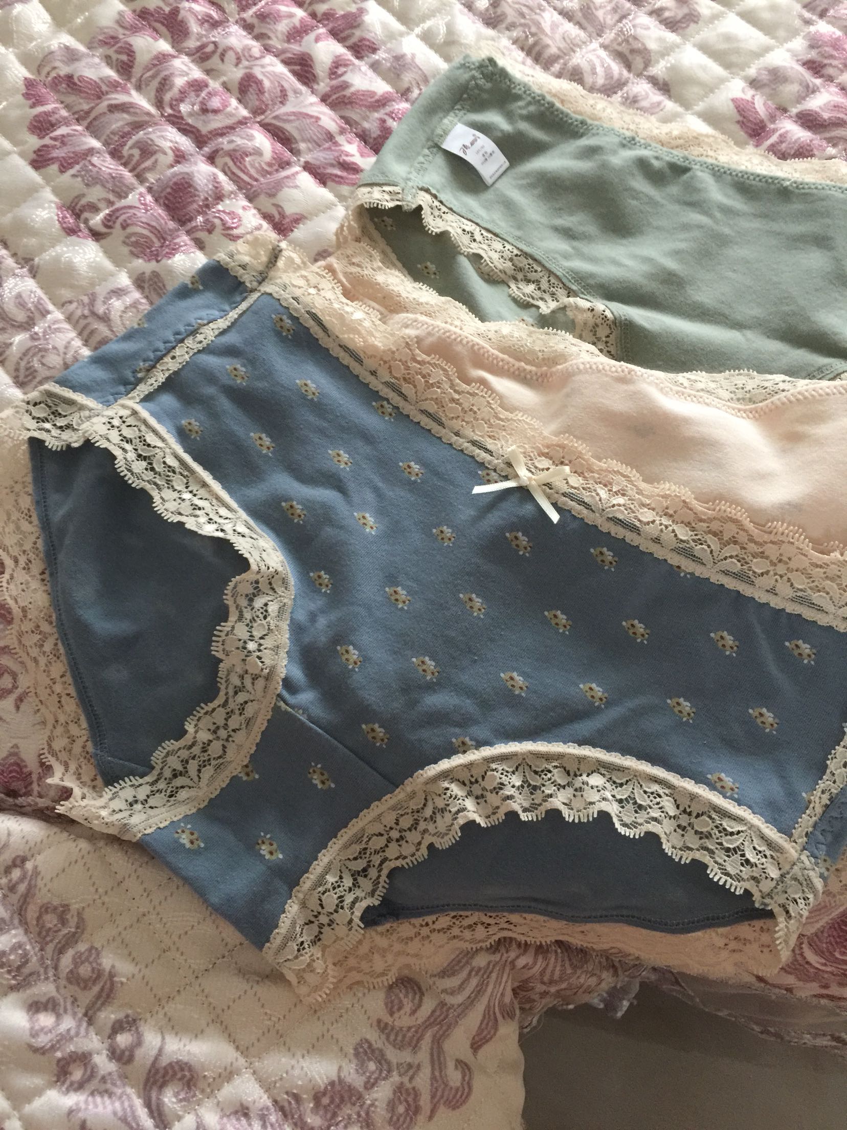 内裤不错、穿着舒服、弹性很大,孕妇也能穿,等有活动了再买几盒。很赞
