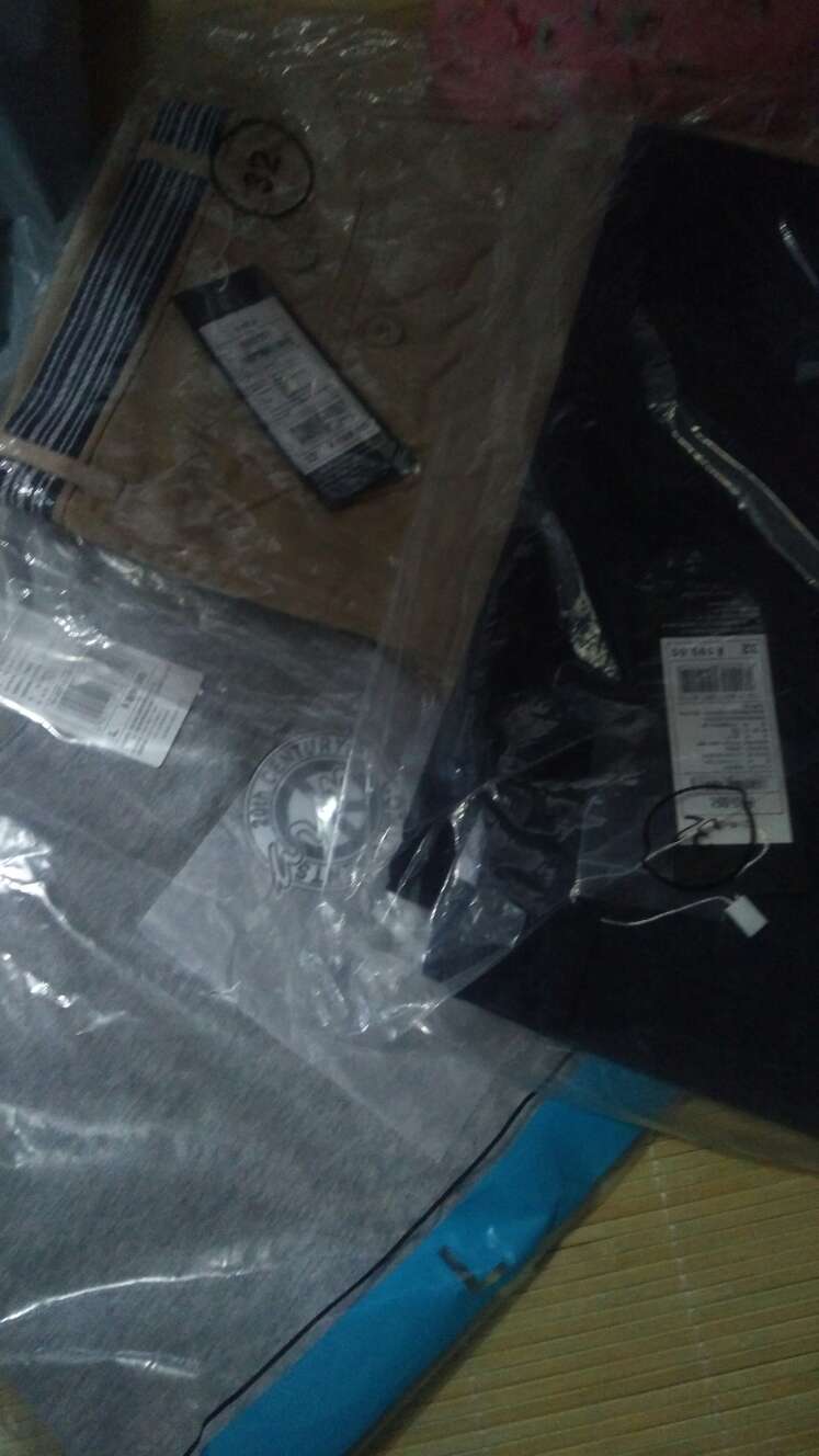 纯棉衣服,穿着舒服,吸汗。推荐购买。