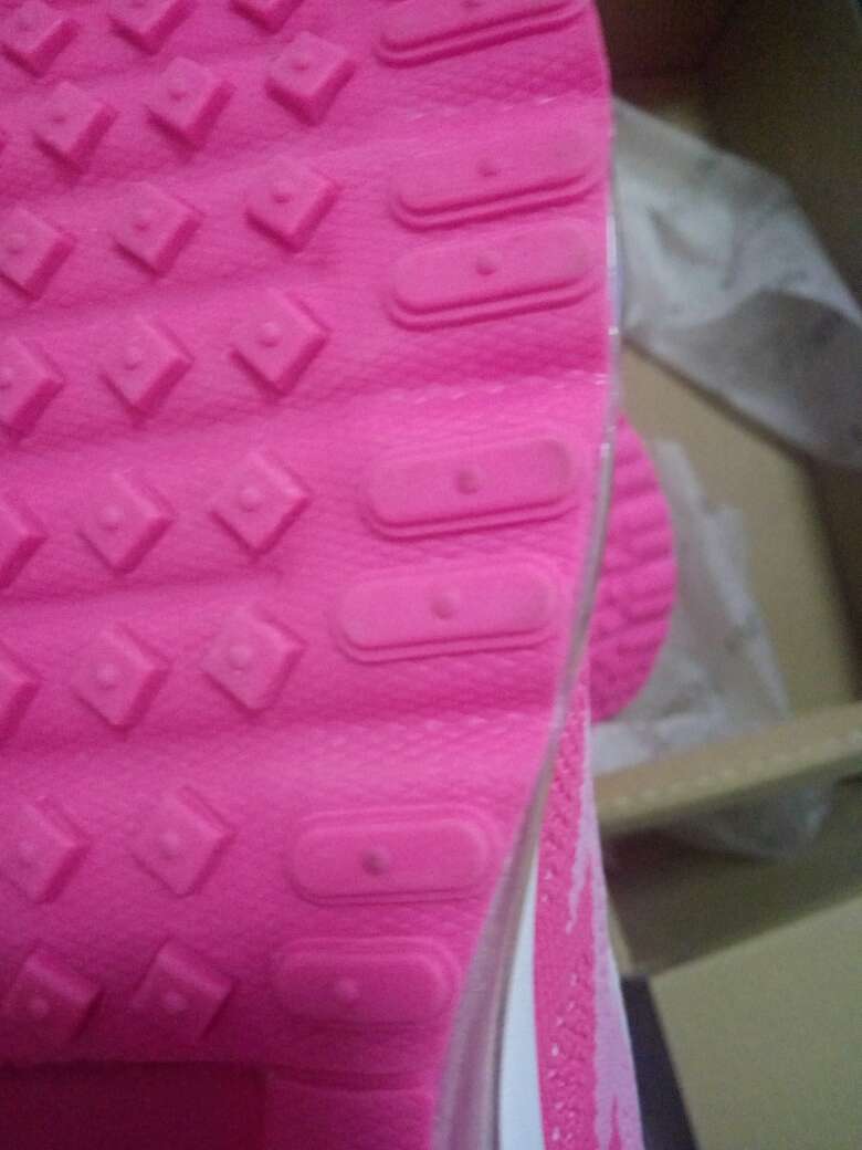 新鞋子有人穿过,这是什么情况,