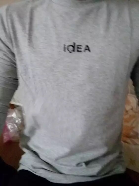 这衣服很漂亮,价格也便宜