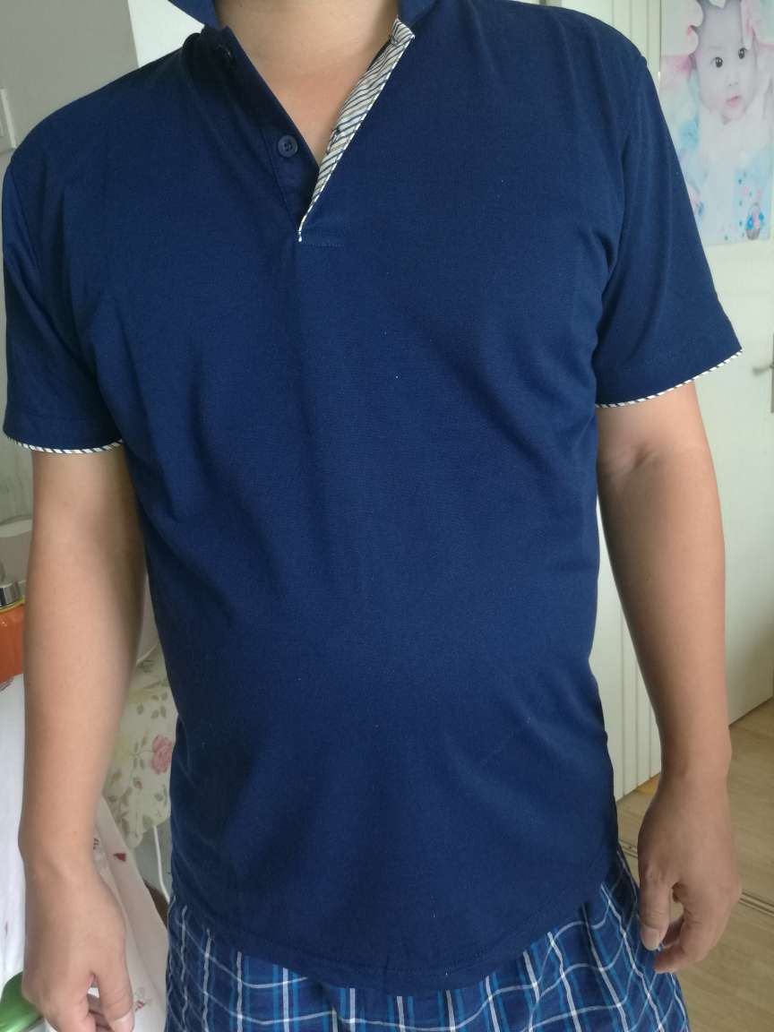 一次性买两件,上身效果不错,174/150的身材,买了XXL码数比较合适,稍微有点肚子,供参考。图片是蓝色款,黑色差不多。