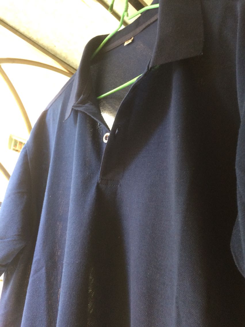 看着布料蛮薄的,但穿到身上还是可以的,大小也合适……