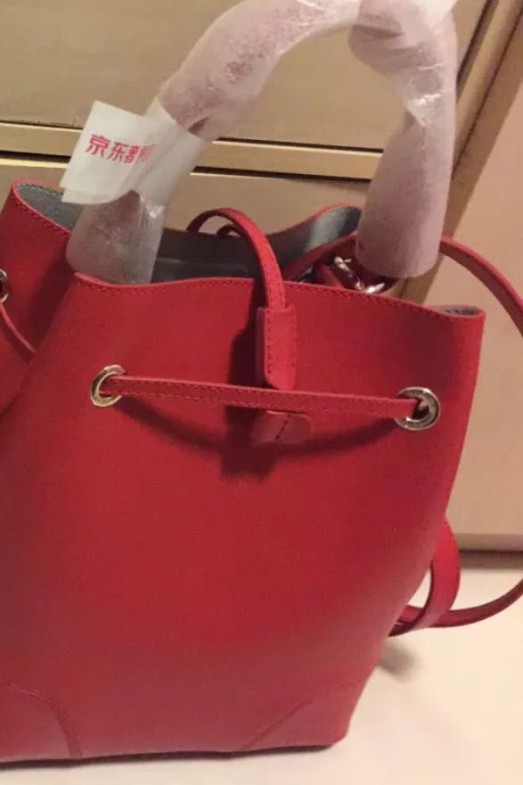 棒棒的珊瑚红色,特别洋气,稀饭