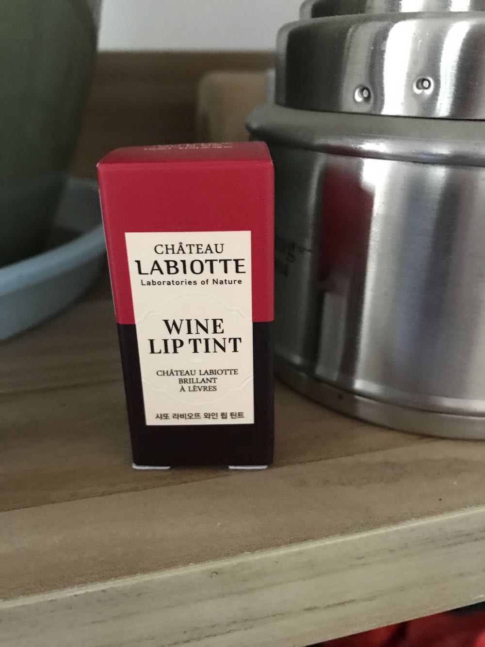特别小的一瓶,试了试颜色不错,便携装。