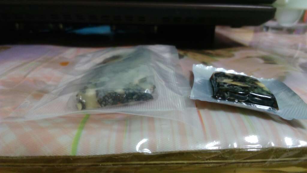 跟我同朋友买差好多,太小块了,虽然味道还不错,不过只有我朋友买的1/3大小