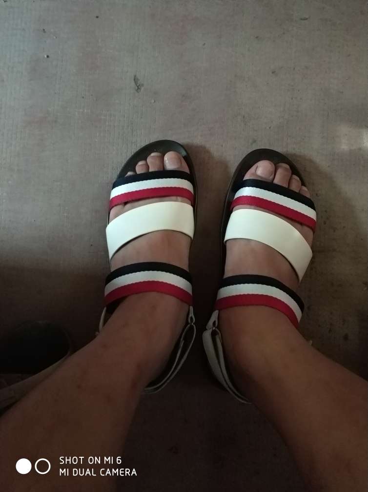 还行,底挺软的,穿着感觉还不错