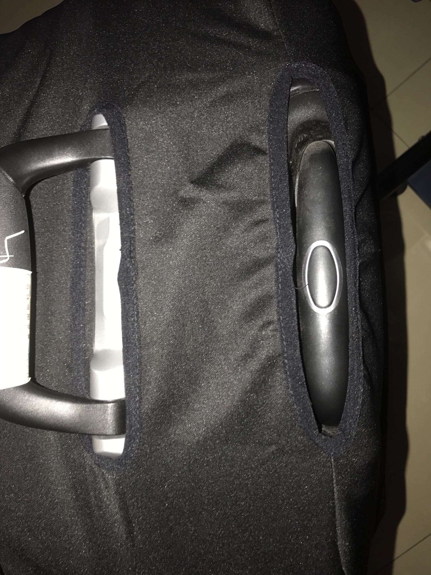 24寸的大小合适,布料有弹性也挺厚实,做工质量还不错