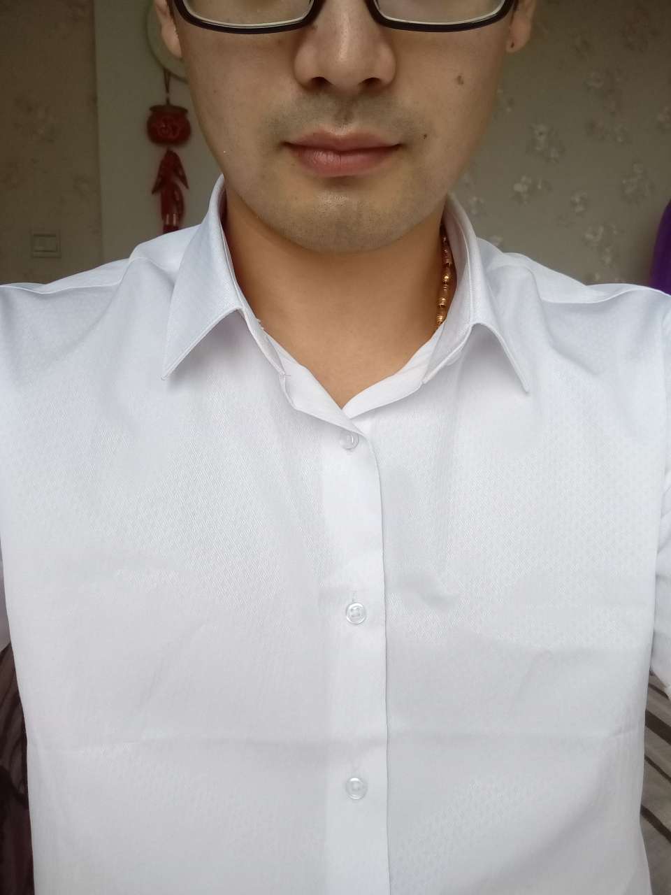 很不错,个人很喜欢。就是第一次买的有点大,我又买了两件后来刚合适。我是177 75 肌肉男 41有点大,40刚合适 供你们参考凑字数开始哈哈。。