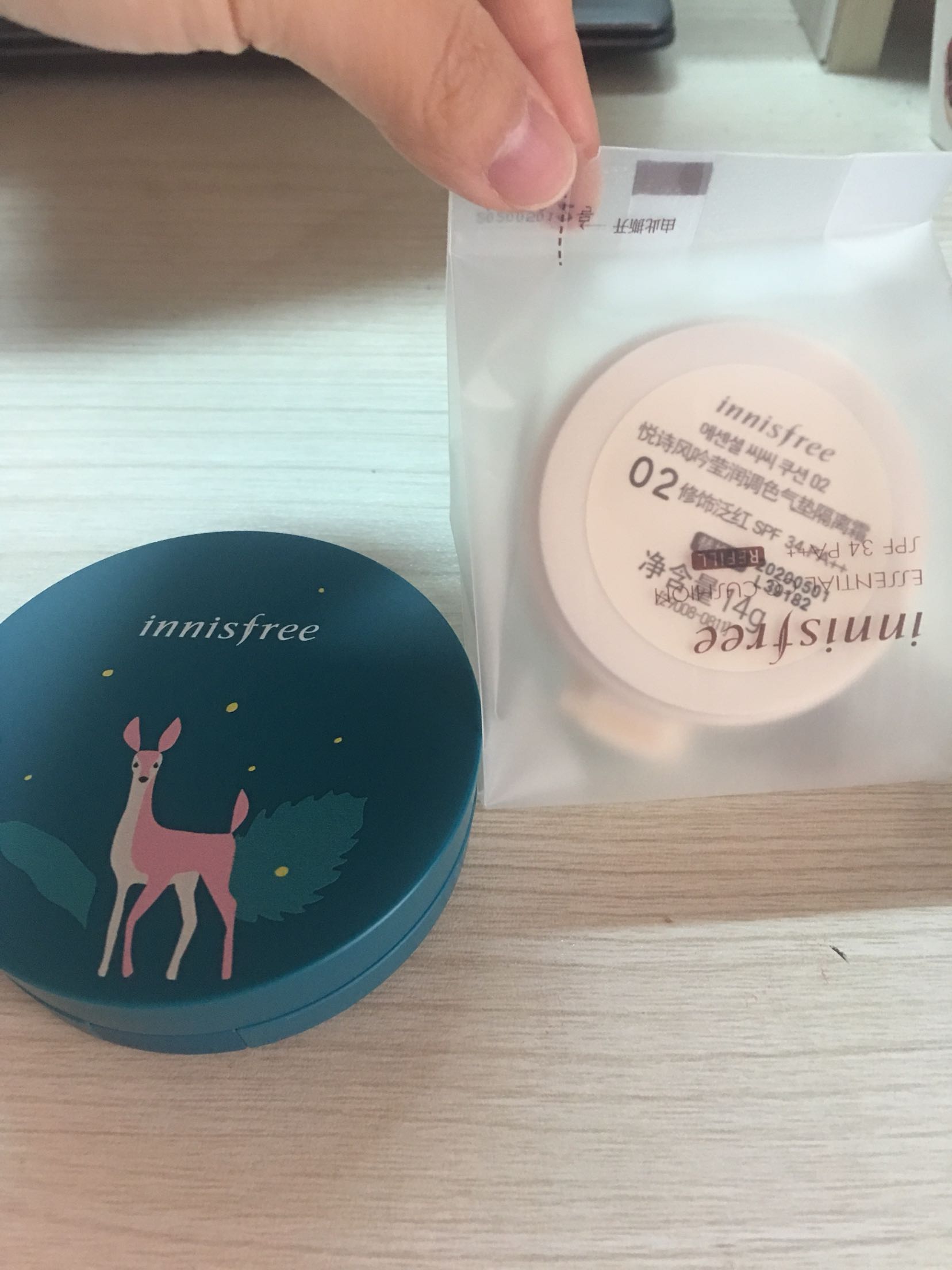很划算 还有替换芯 !而且外壳很清新
