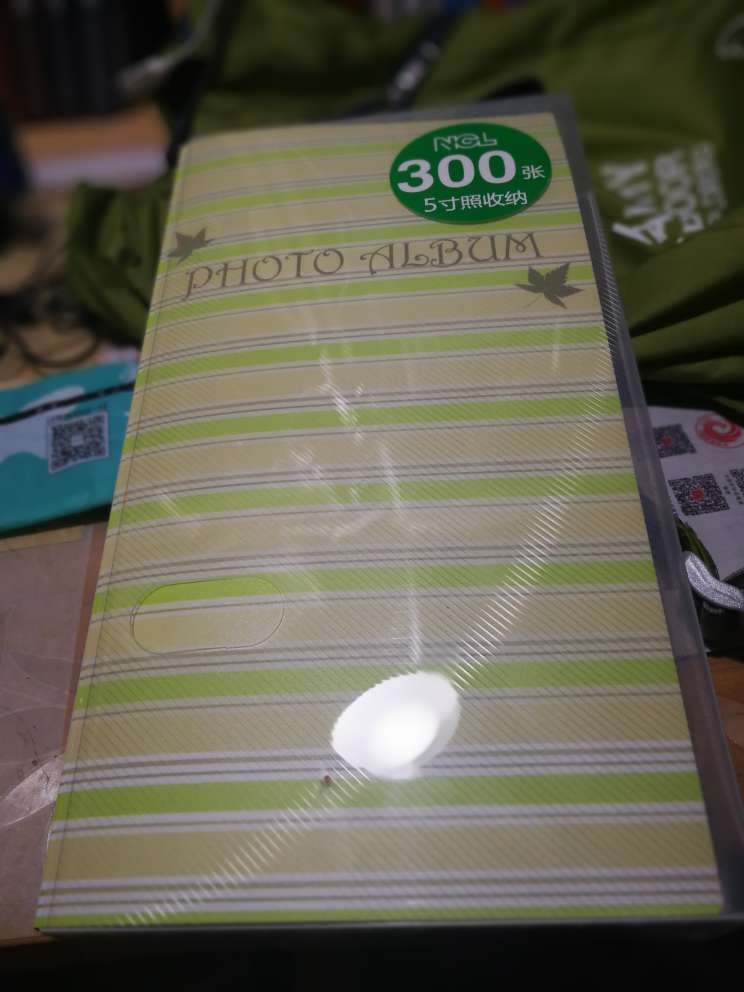 不错的影集,物流快。。。。质量好,撕不烂的。能装的照片多,300多张足够了