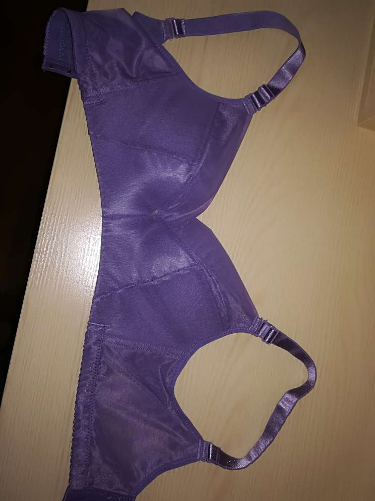 质量不错,穿着舒服,物流给力,谢谢。