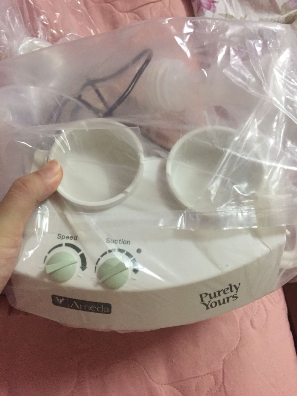 阿美达的吸奶器好用,可以自己调力度,控制速度,挤出来奶水也多,赞一个。