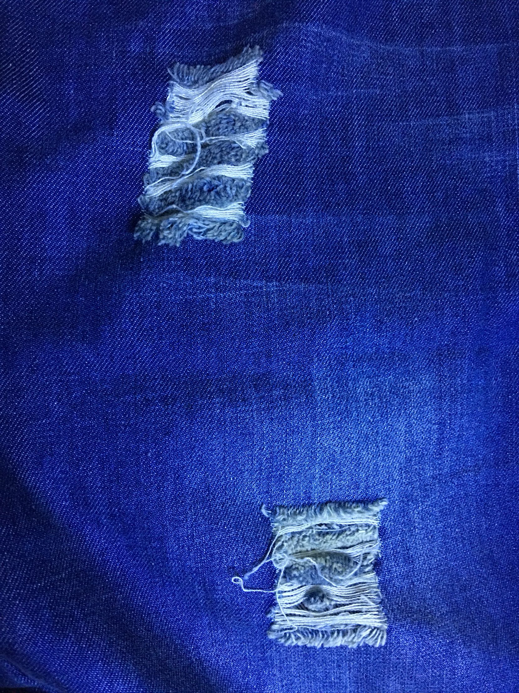 短裤收到了,看着不错,穿着也合适,号码标准,旧旧的样子很喜欢,大家放心购买