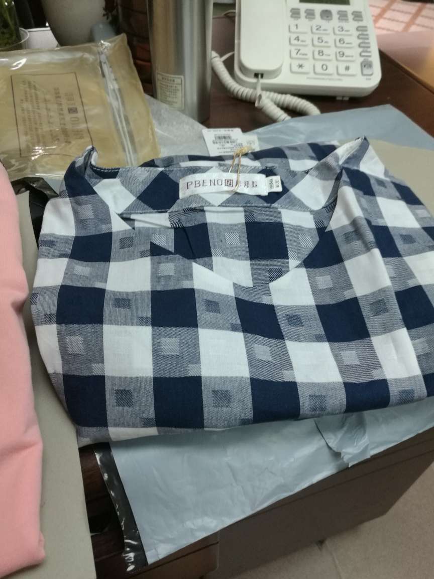 一直买这牌子睡衣,布料可以,一次买了三套!