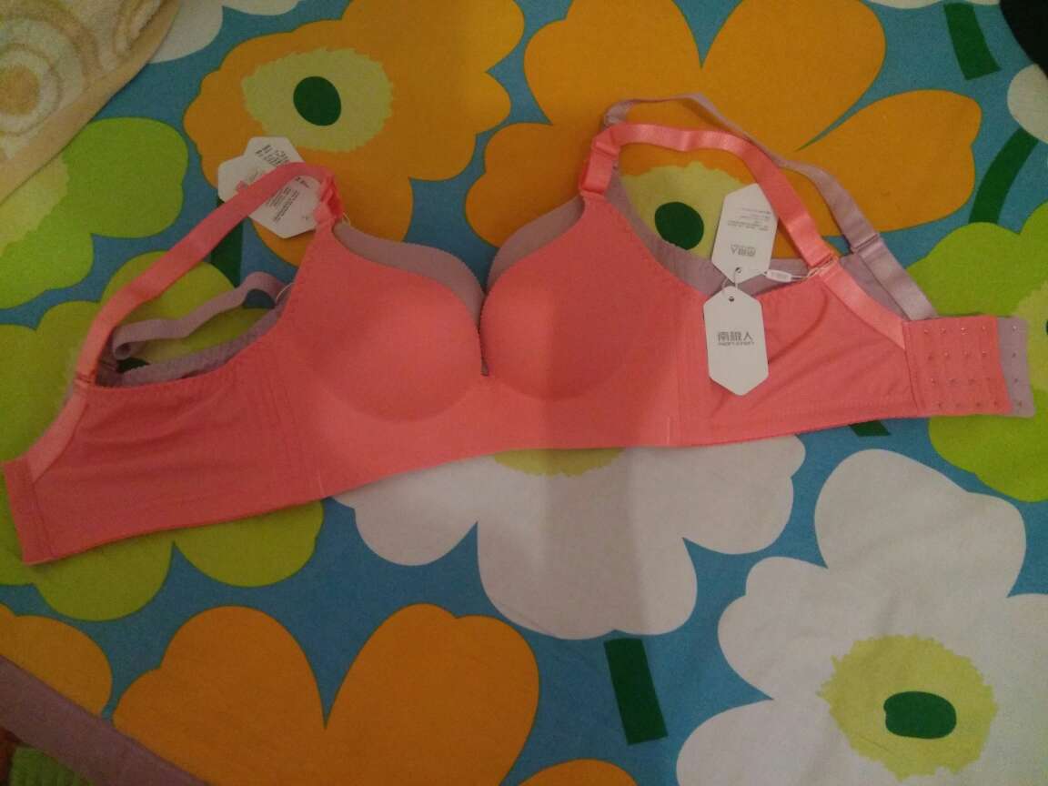 穿上挺舒服的,非常喜欢。。。