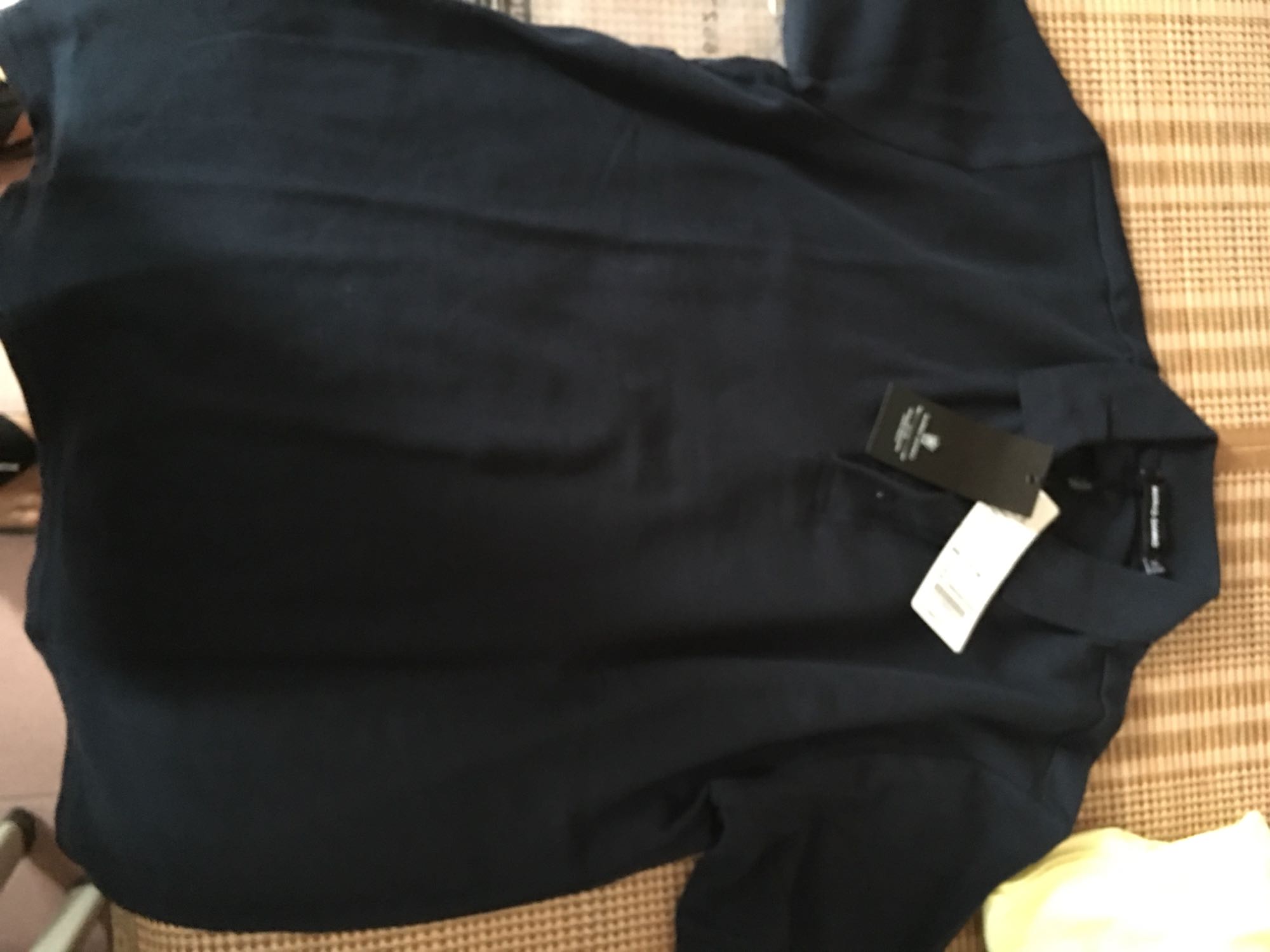 衣服不错,175/75KG穿XL刚好!活动价格给力,物流更给力!