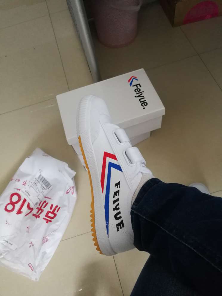 618用券超划算,很好看很舒服,在我带动下,单位同事人脚一双。