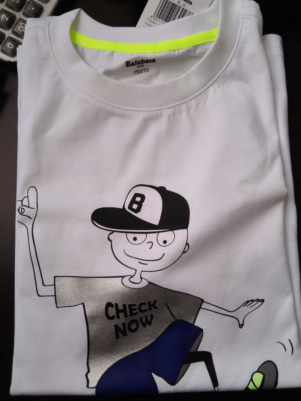 衣服非常,小孩很喜欢。自然舒适,贴身棉很舒适。非常满意,下次再来。快递及时,包装完整。