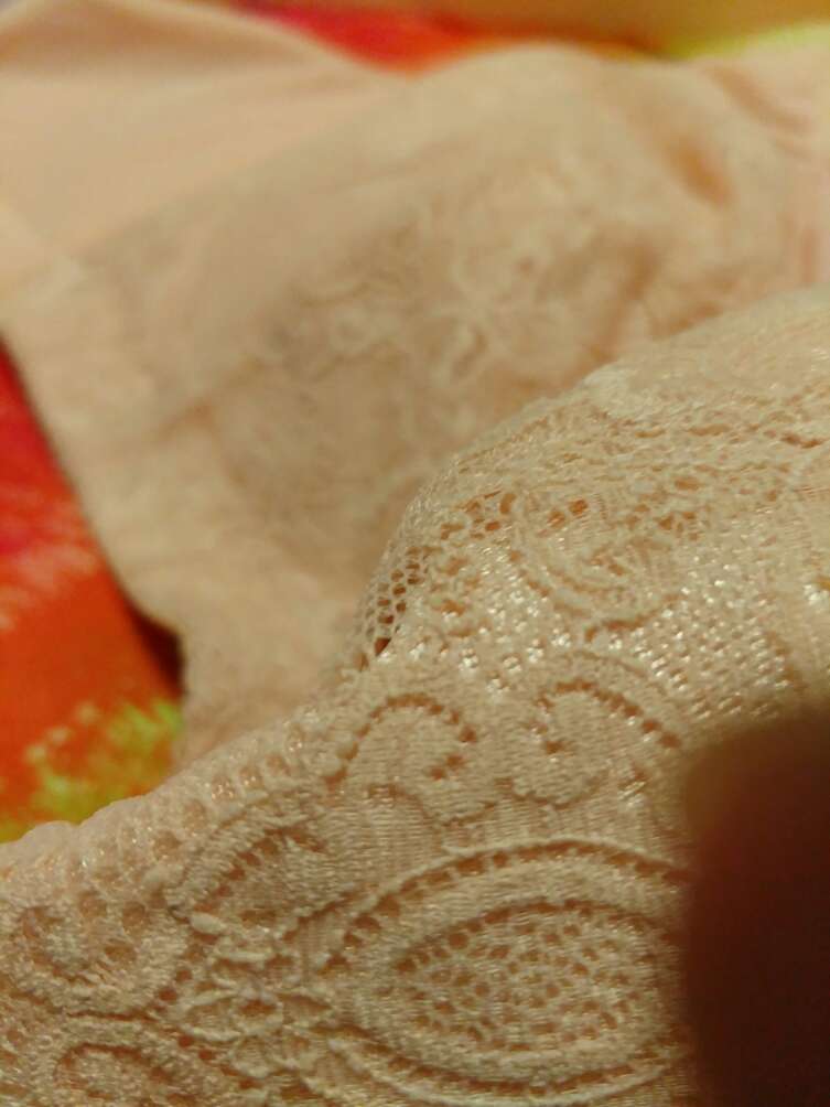 产品面料起球,申请了退货,客服处理很好。综合产品和售后,还好。