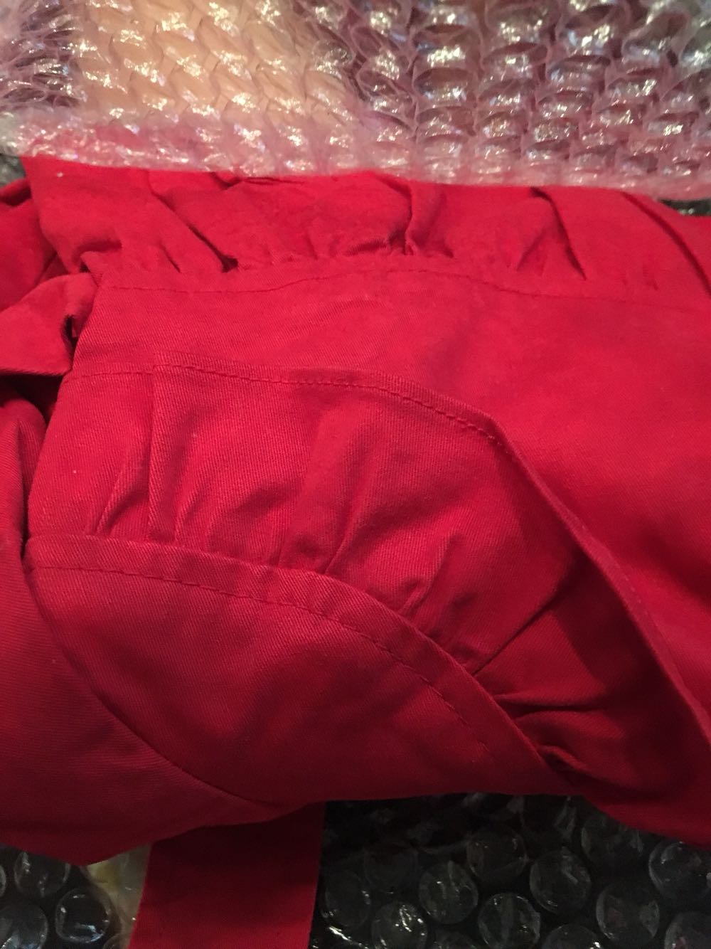 小衣服很漂亮,有些皱哦
