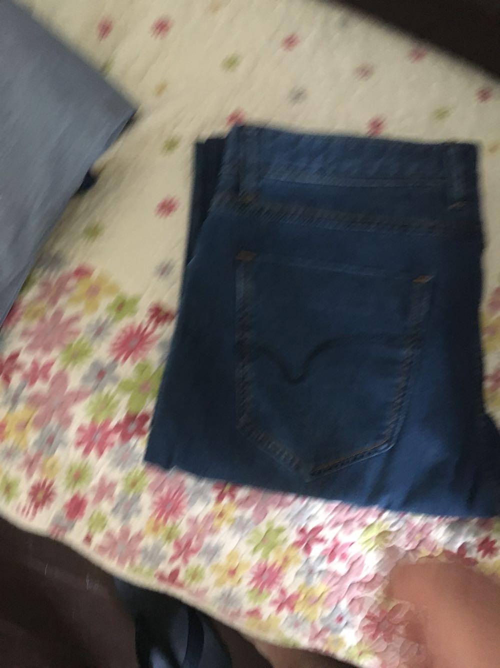 为什么变成了修身版,没看清楚吗?直筒…失望