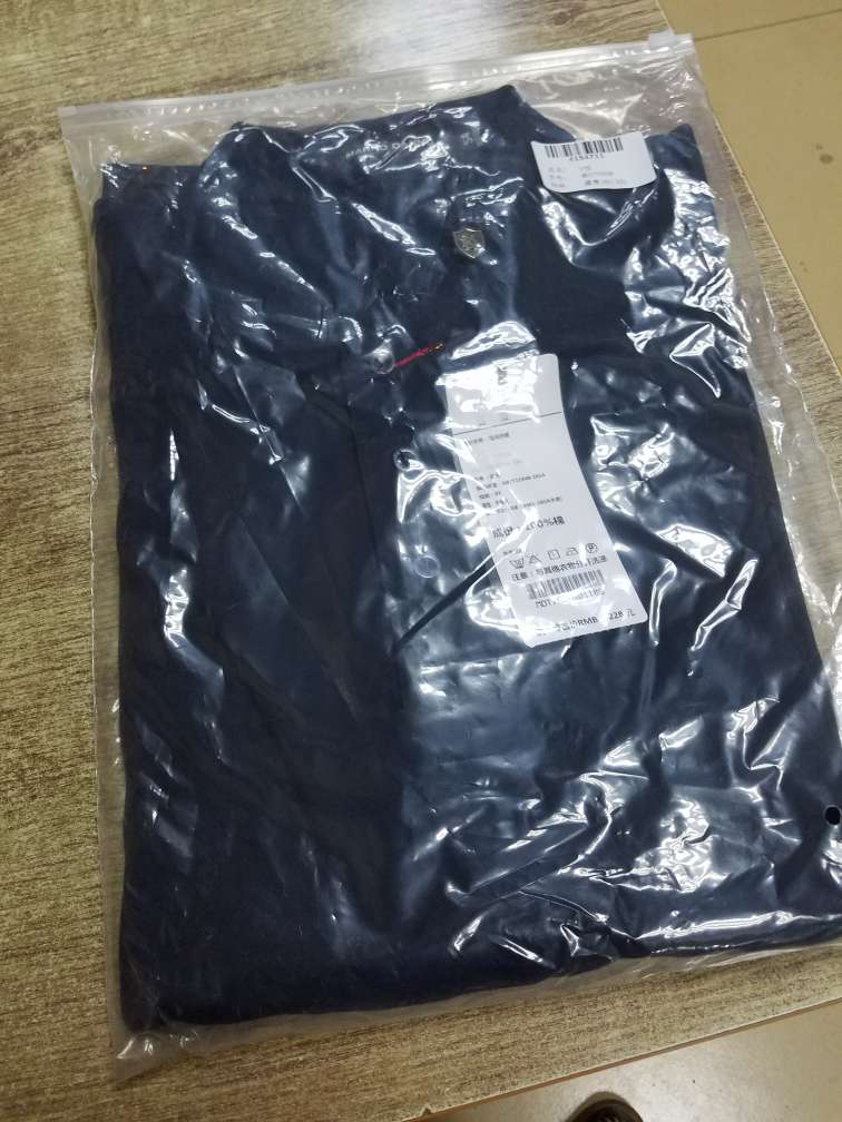 帮朋友买的,朋友穿上很合身,物流超快,上午下的单,傍晚就到了,相信!\'!