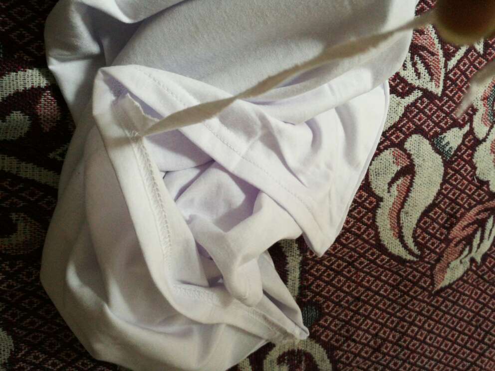 真心不咋地,拿到手上都有毛球了 尤其第一张不解释自己看吧