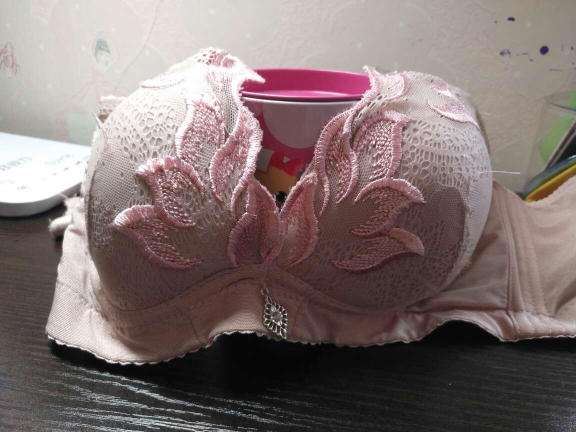 女朋友还没有试穿,不过看起来质量不错。