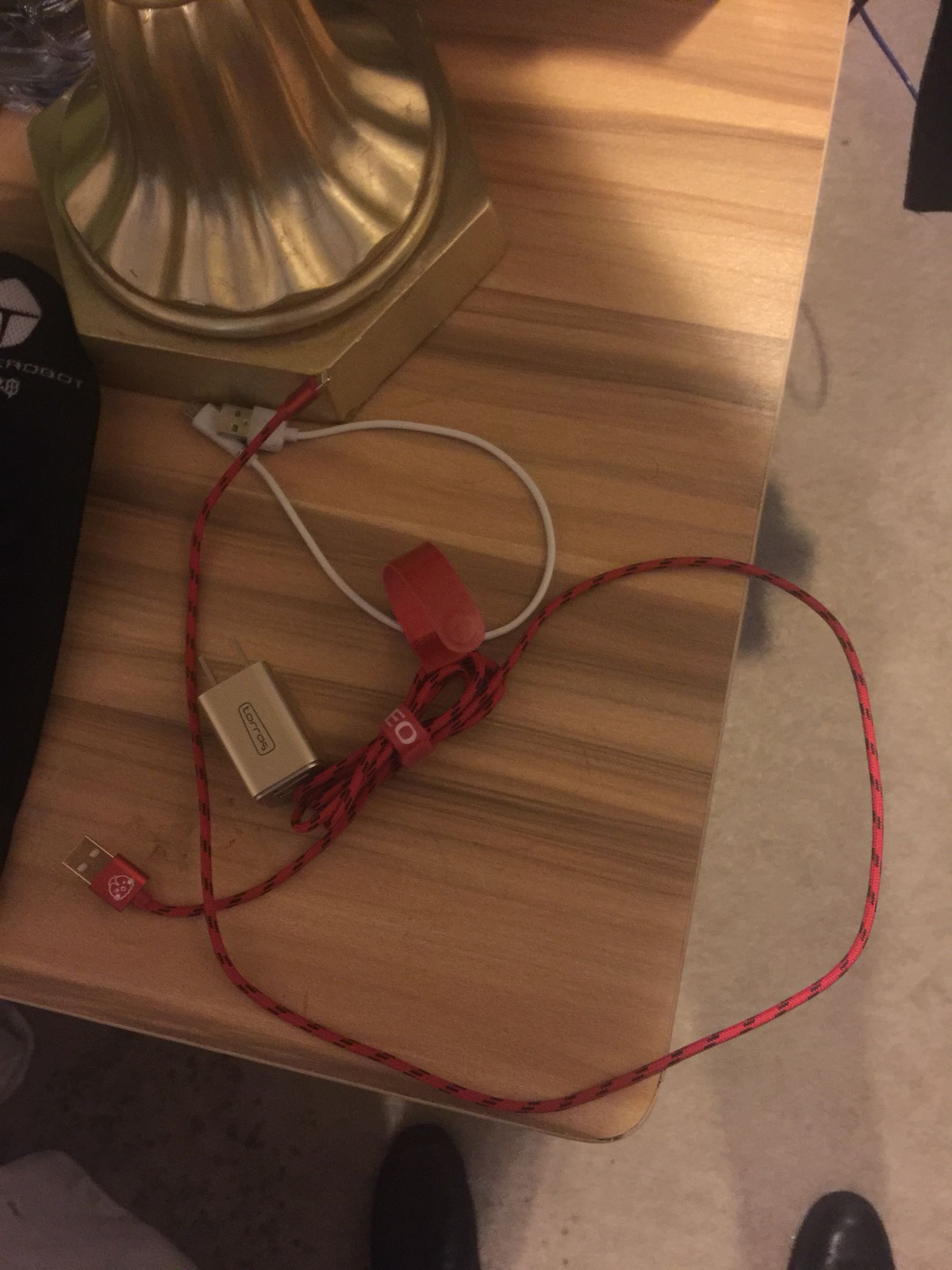 嗯,可以的充电挺快的?配合使用真的很好,就是有点大有些贵啊??